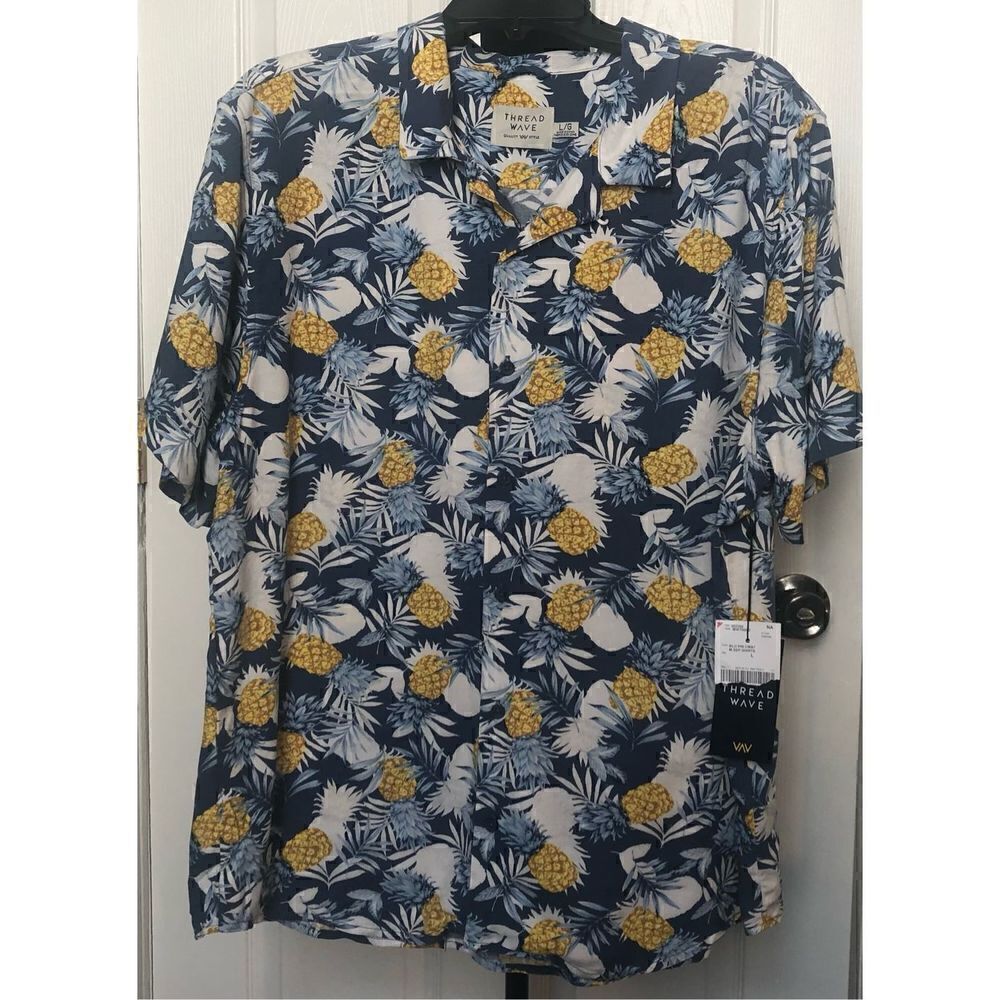 Thread Wave Men’s Hawaiian Shirt Size Large
